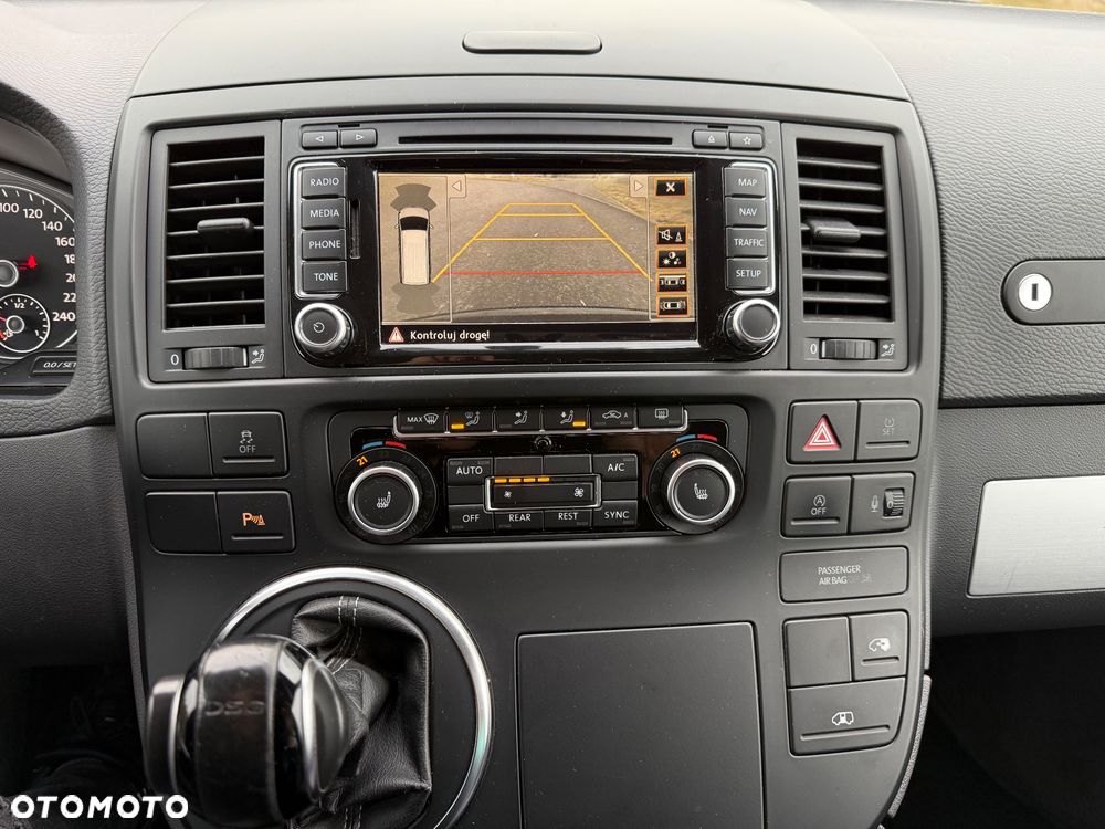 Volkswagen Multivan - 30