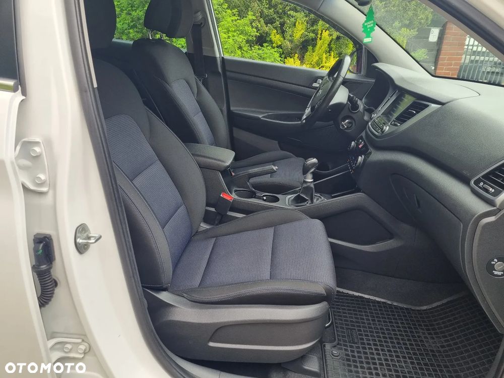 Hyundai Tucson blue 1.7 CRDi 2WD Style - 11