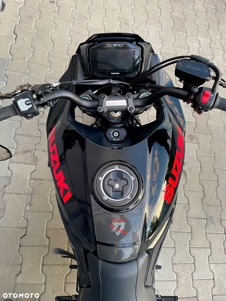 Suzuki GSX - 13