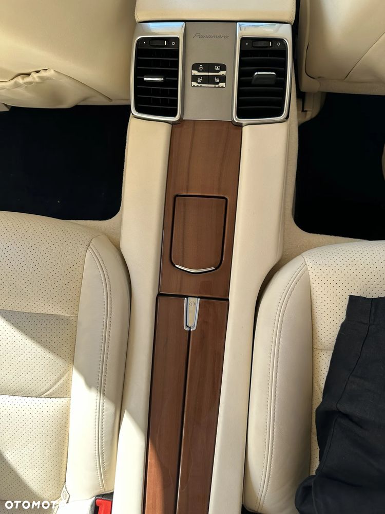 Porsche Panamera Turbo PDK - 28