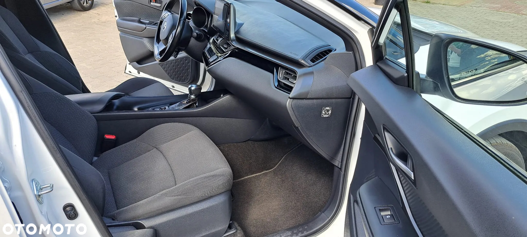 Toyota C-HR 1.8 Hybrid Black&White - 15