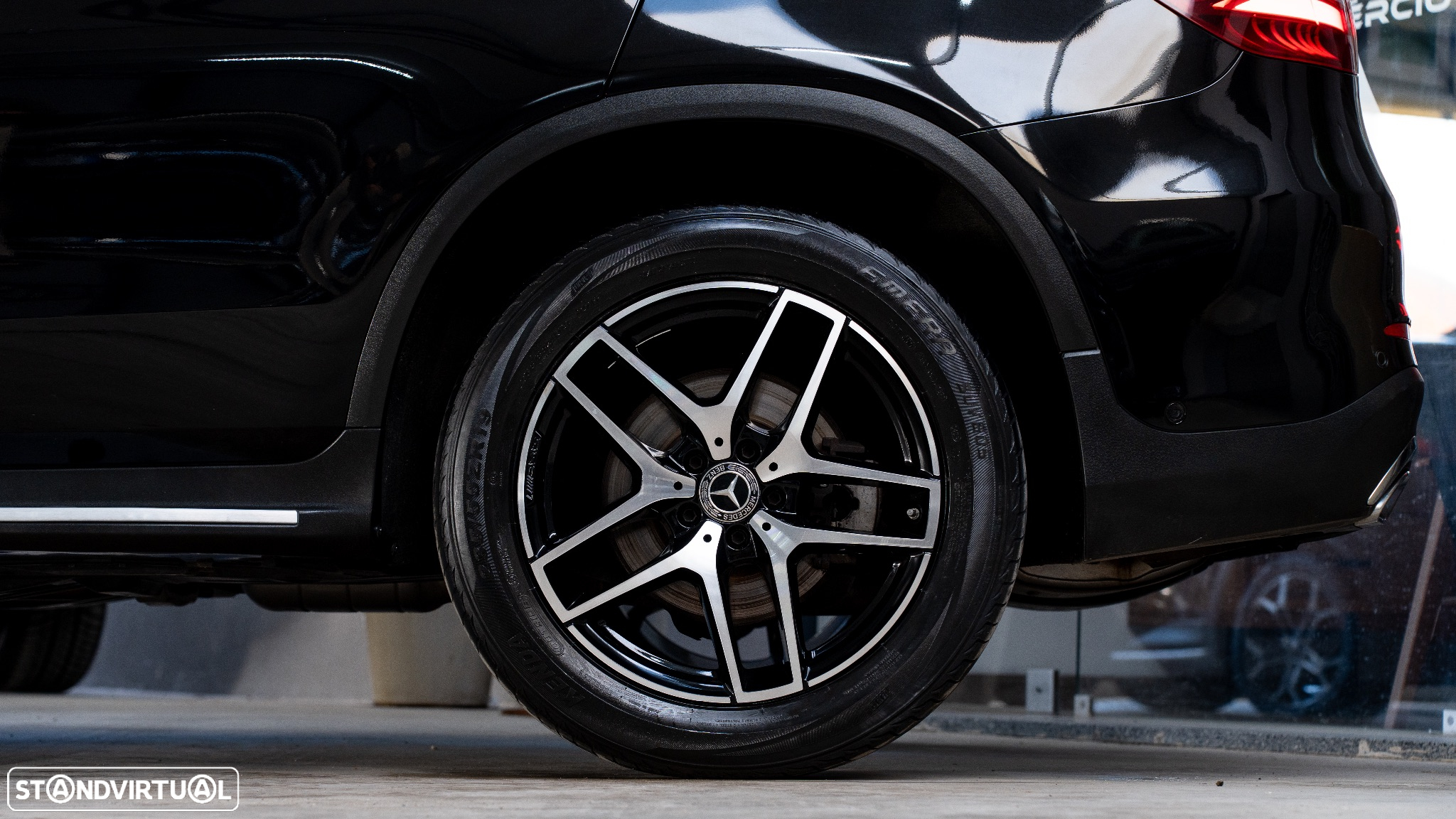 Mercedes-Benz GLC 350 d 4Matic 9G-TRONIC AMG Line - 12