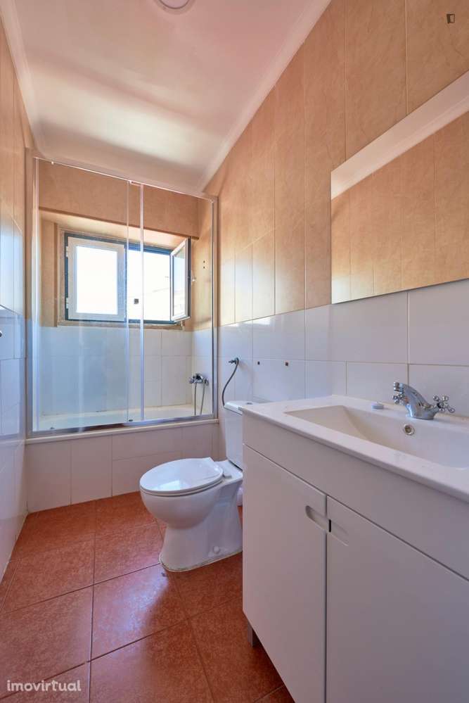 Quarto - localizado em Amadora Lisbon - Grande imagem: 4/29