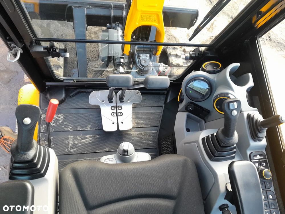 JCB 26C-1 25Z-1 8026 - 24