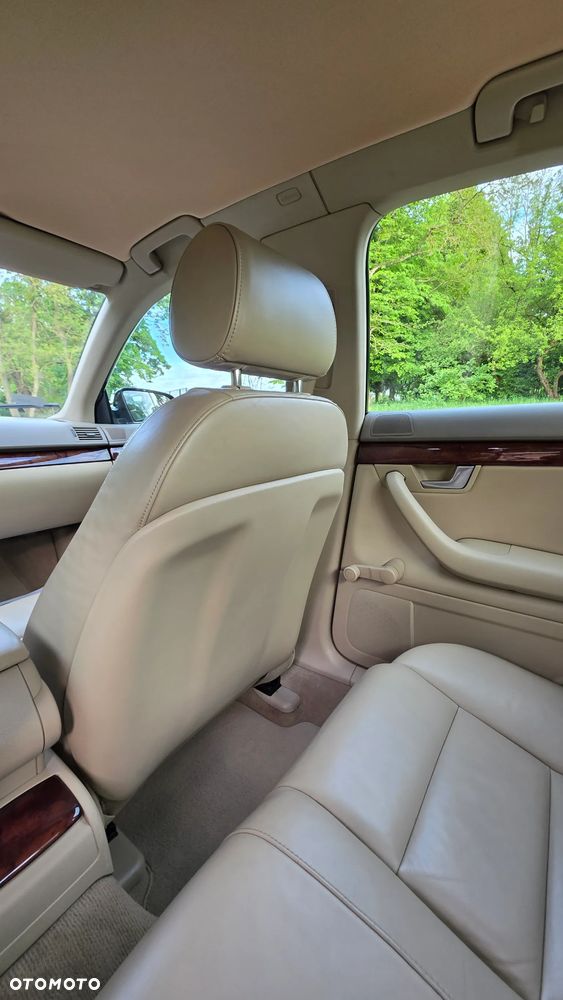 Audi A4 Limousine - 30