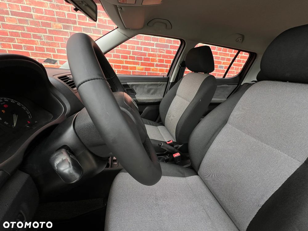 Skoda Fabia - 13
