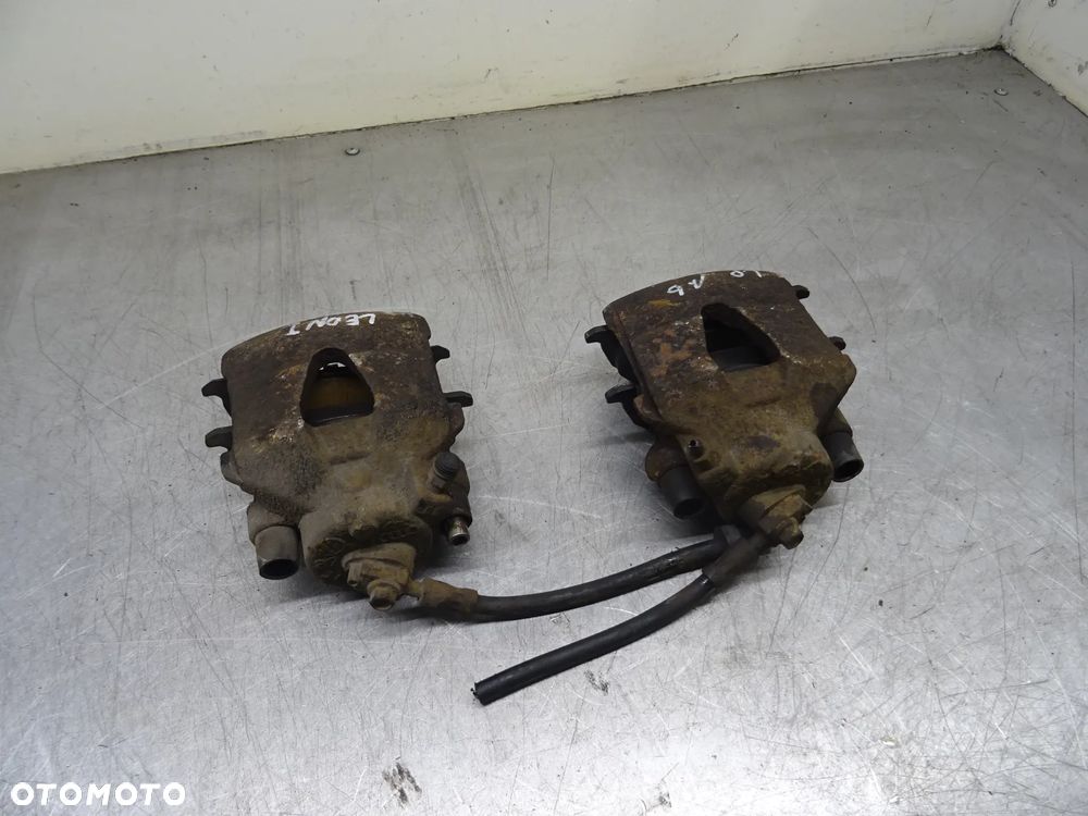 SEAT LEON I 1.6B ZACISK PRAWY LEWY PRZÓD PRZEDNI - 4