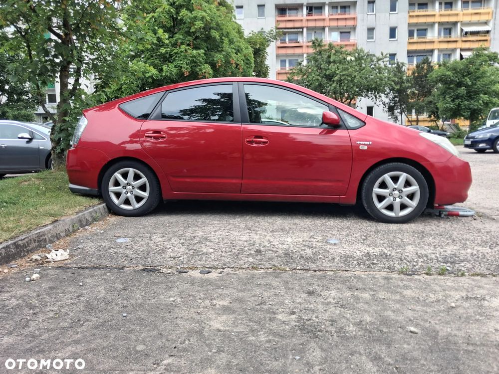 Toyota Prius 1.5 VVT-i Sol - 1