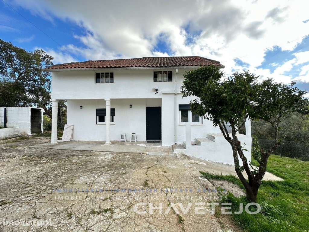 Moradia espaçosa de 2 pisos com terreno a 4.4 km da cidade de Tomar. - Grande imagem: 3/40