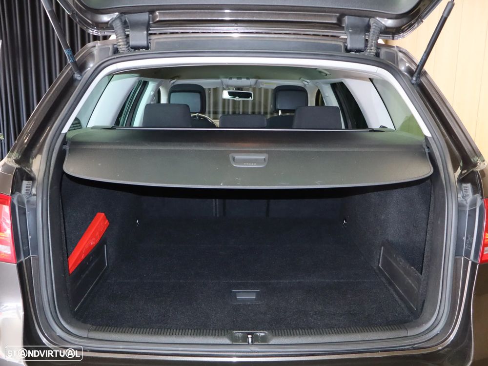 VW Passat Variant 1.6 TDI BlueMotion Comfortline - 12