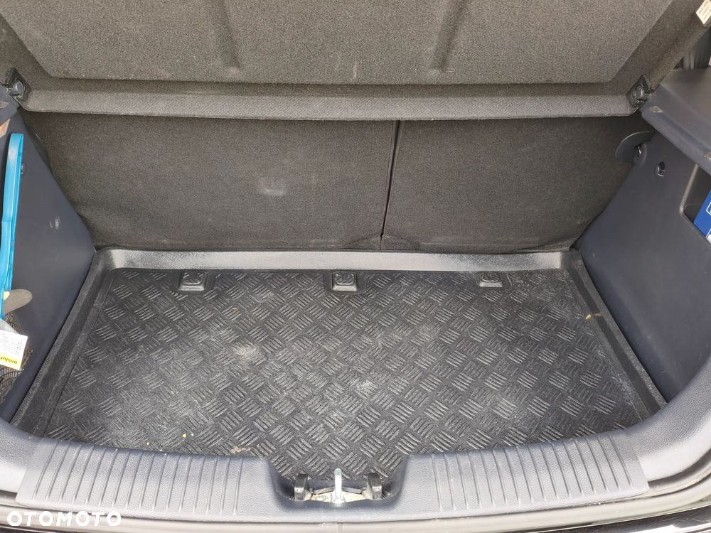 Kia Rio - 16
