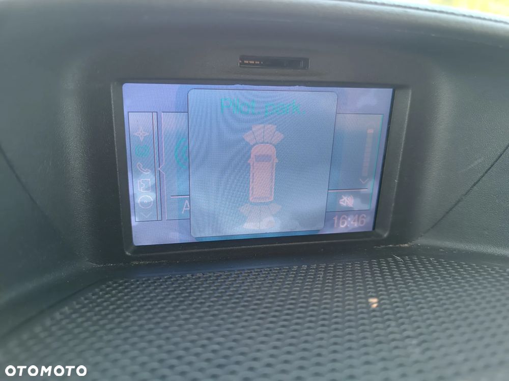 Ford Tourneo Custom - 11