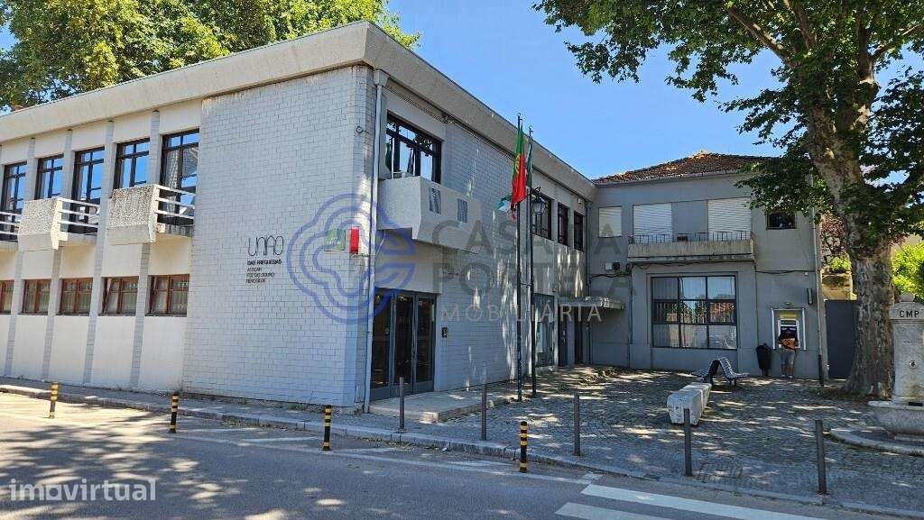Apartamento T2, com duas frentes, 2º e último piso e duas suítes, ao P - Grande imagem: 4/6