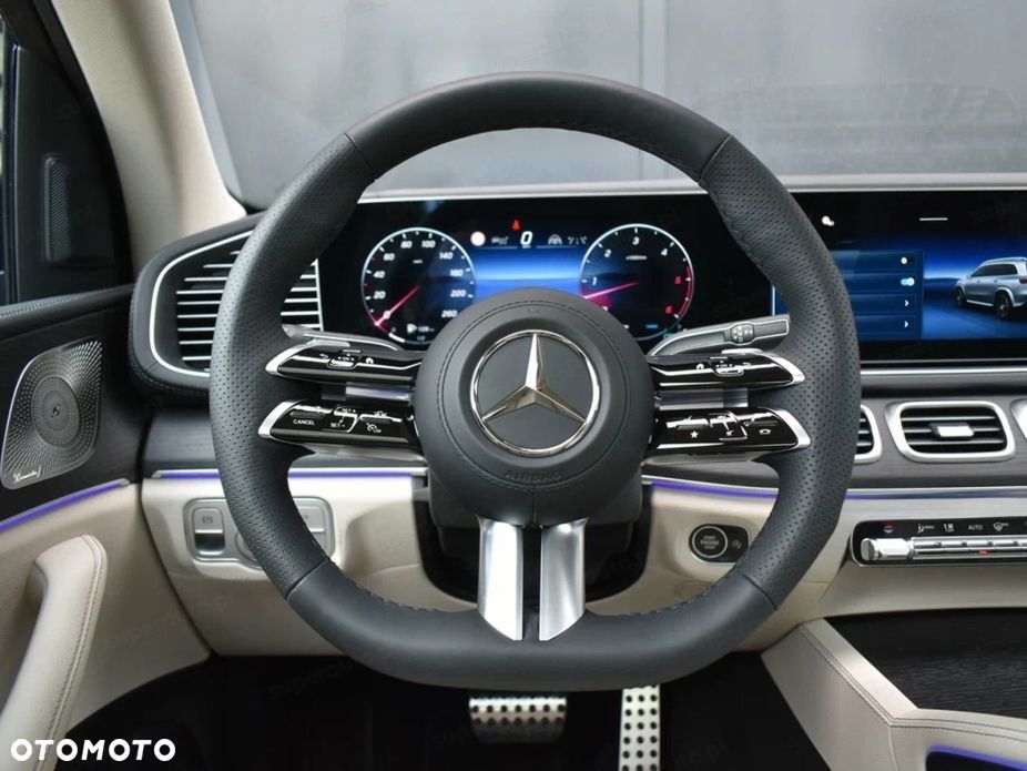 Mercedes-Benz GLS - 13