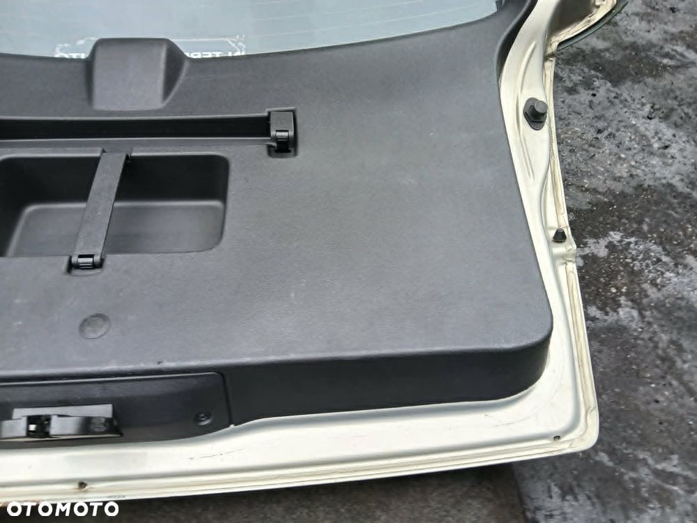 Opel Zafira B klapa bagażnika - 9