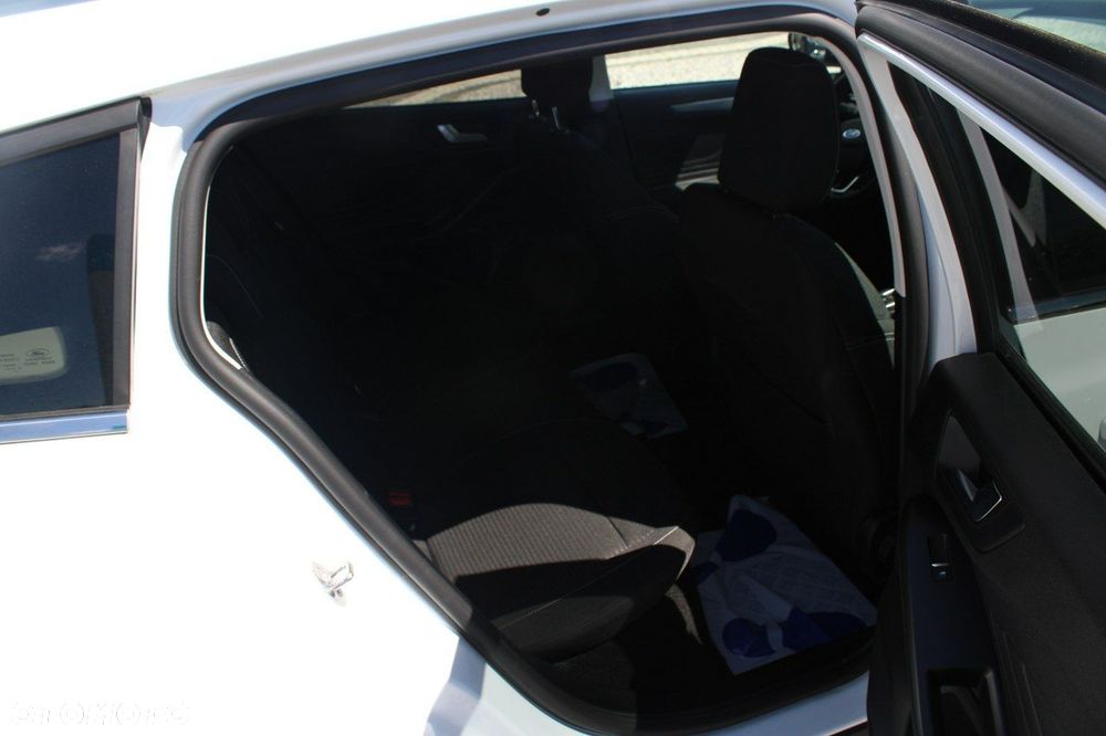 Ford Focus - 33