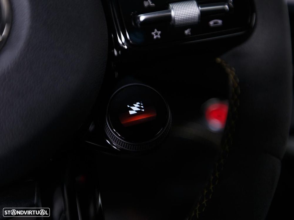 Mercedes-Benz AMG GT R - 24