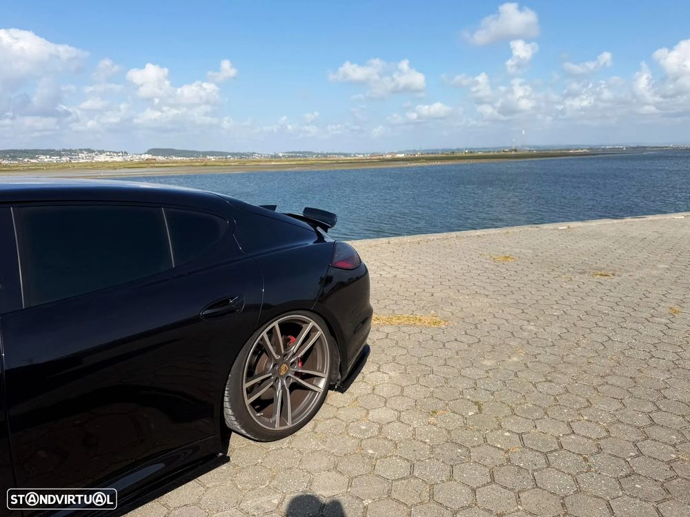 Porsche Panamera Turbo PDK - 3