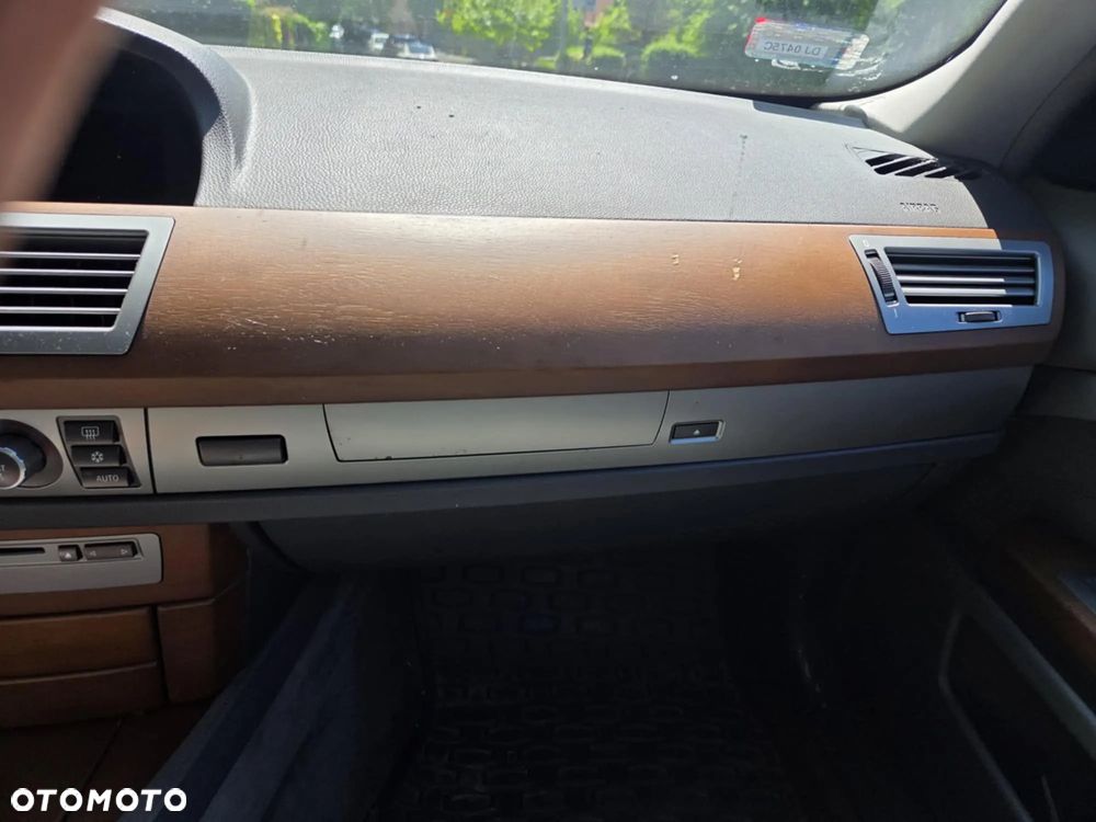 BMW Seria 7 740i - 16