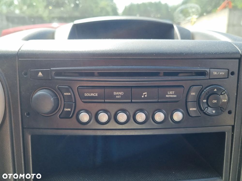 PEUGEOT PARTNER II 08-18 r. radioodtwarzacz radioodbiornik radio  9666968177 + - 1