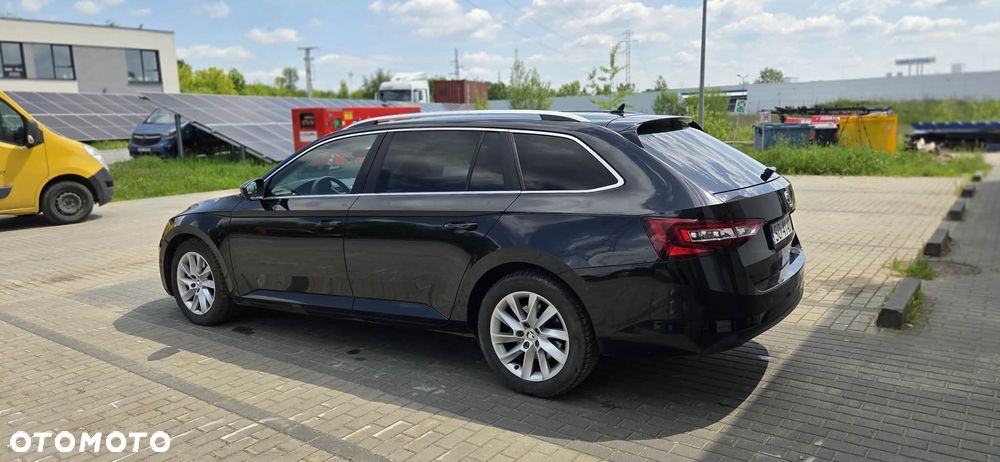 Skoda Superb 2.0 TDI Active DSG - 6