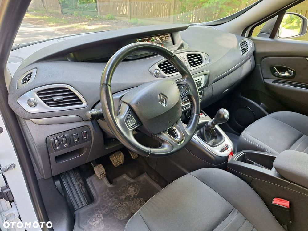 Renault Scenic - 8