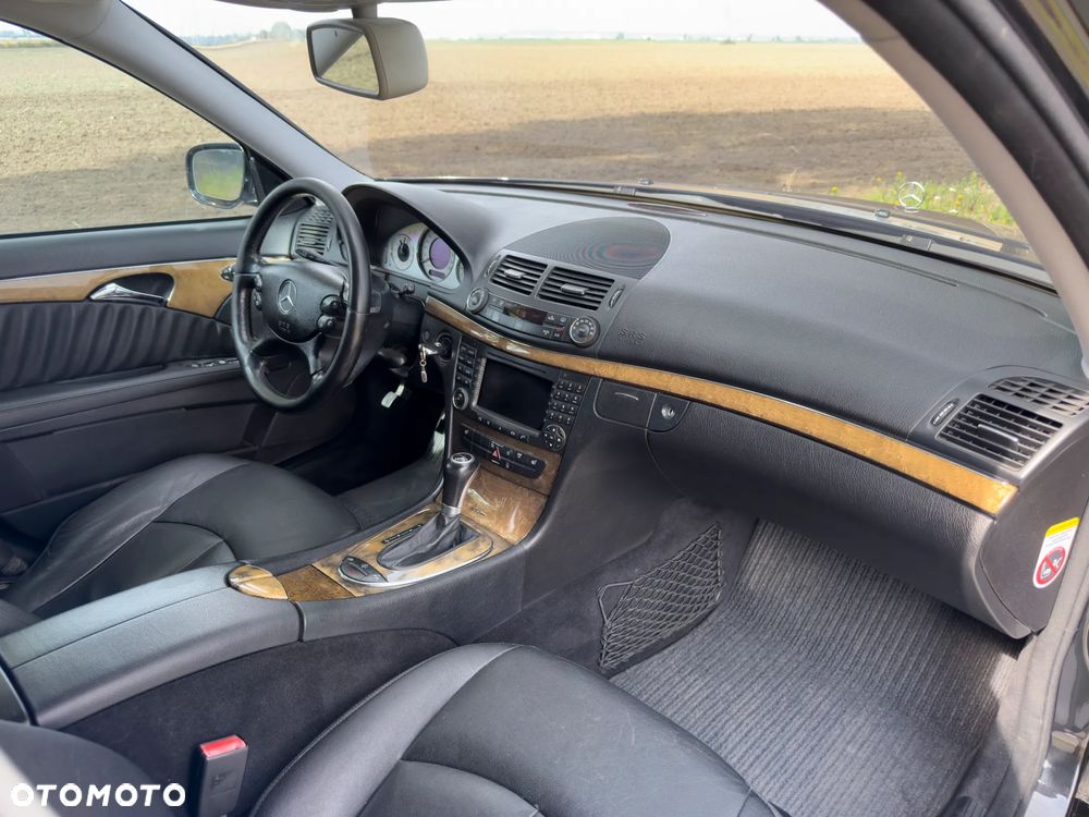 Mercedes-Benz Klasa E 280 CDI 4-Matic T Avantgarde - 27