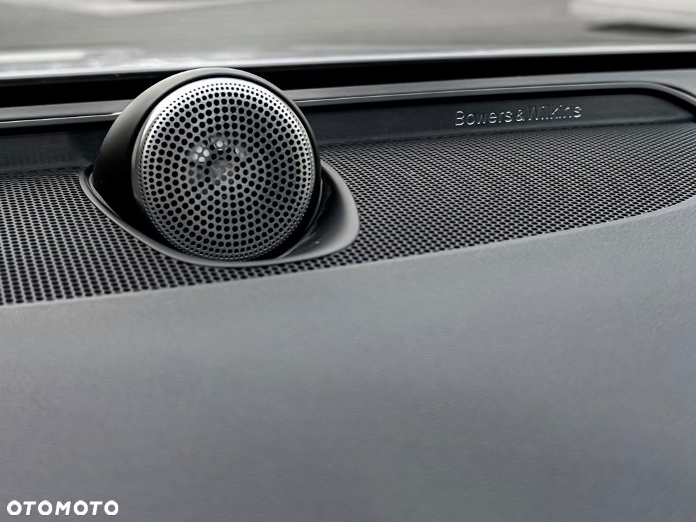 Volvo V60 T8 AWD Plug-In Hybrid R-Design - 28
