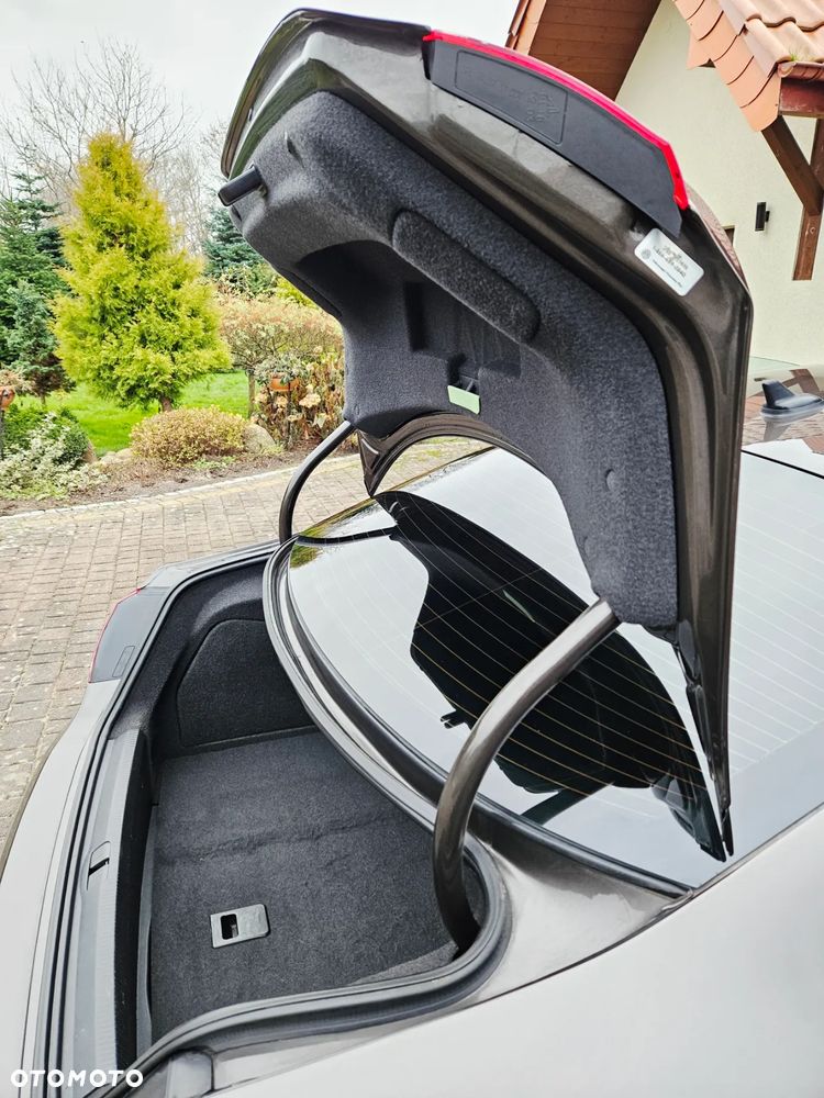 Volkswagen CC 3.6 V6 4Motion DSG - 26