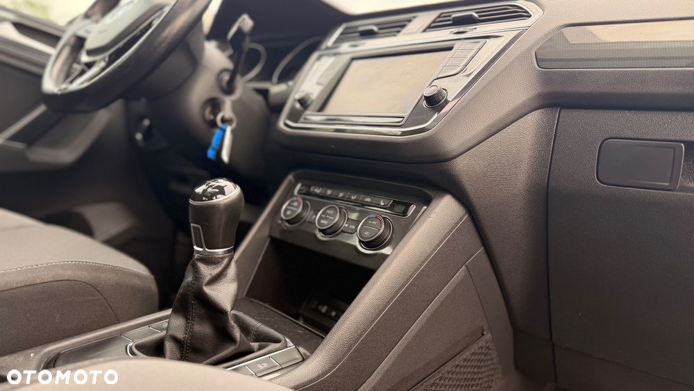 Volkswagen Tiguan 2.0 TDI SCR Elegance - 40