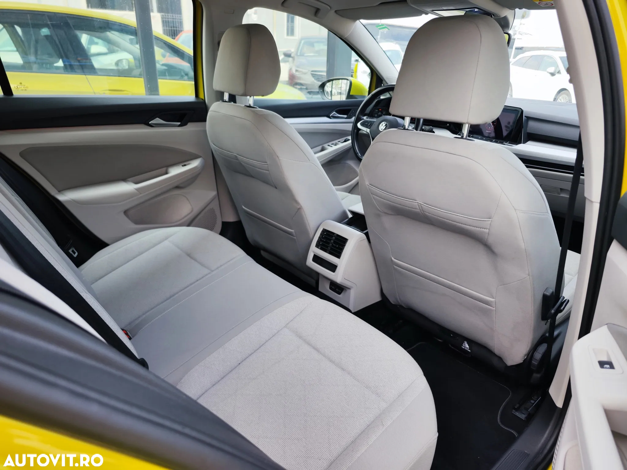 Volkswagen Golf 1.5 eTSI ACT DSG MHEV Life - 24