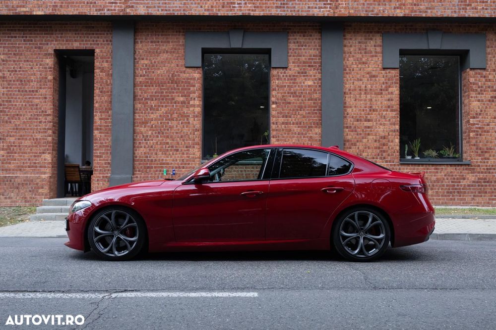 Alfa Romeo Giulia 2.0 Turbo 16V AT8 Veloce - 10