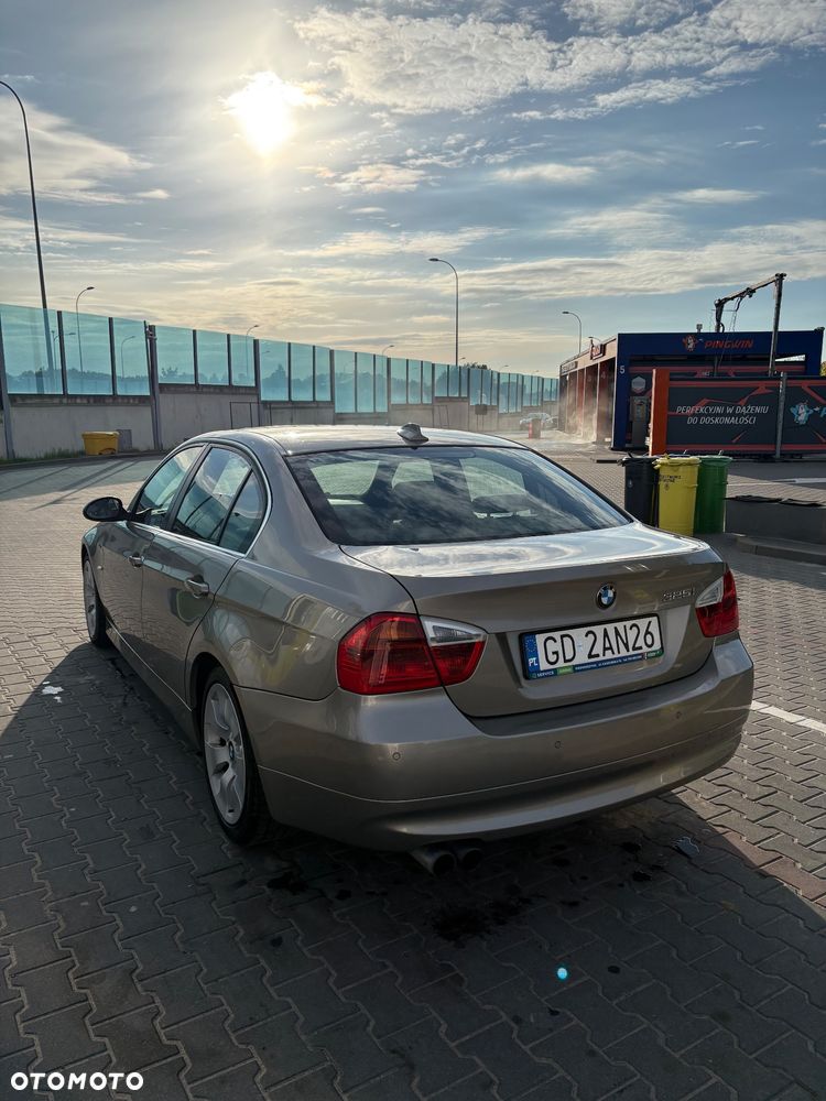 BMW Seria 3 325i - 4