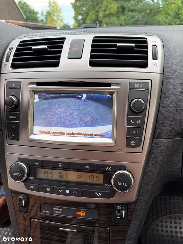 Toyota Avensis 1.8 Premium EU5 MS - 12
