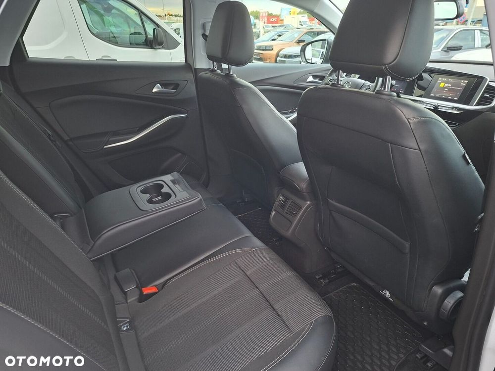 Opel Grandland 1.2 T Business Edition S&S - 17