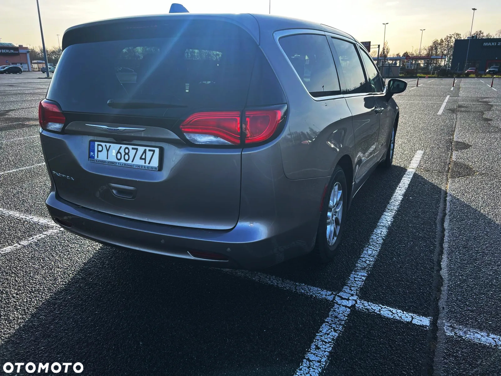 Chrysler Pacifica - 3