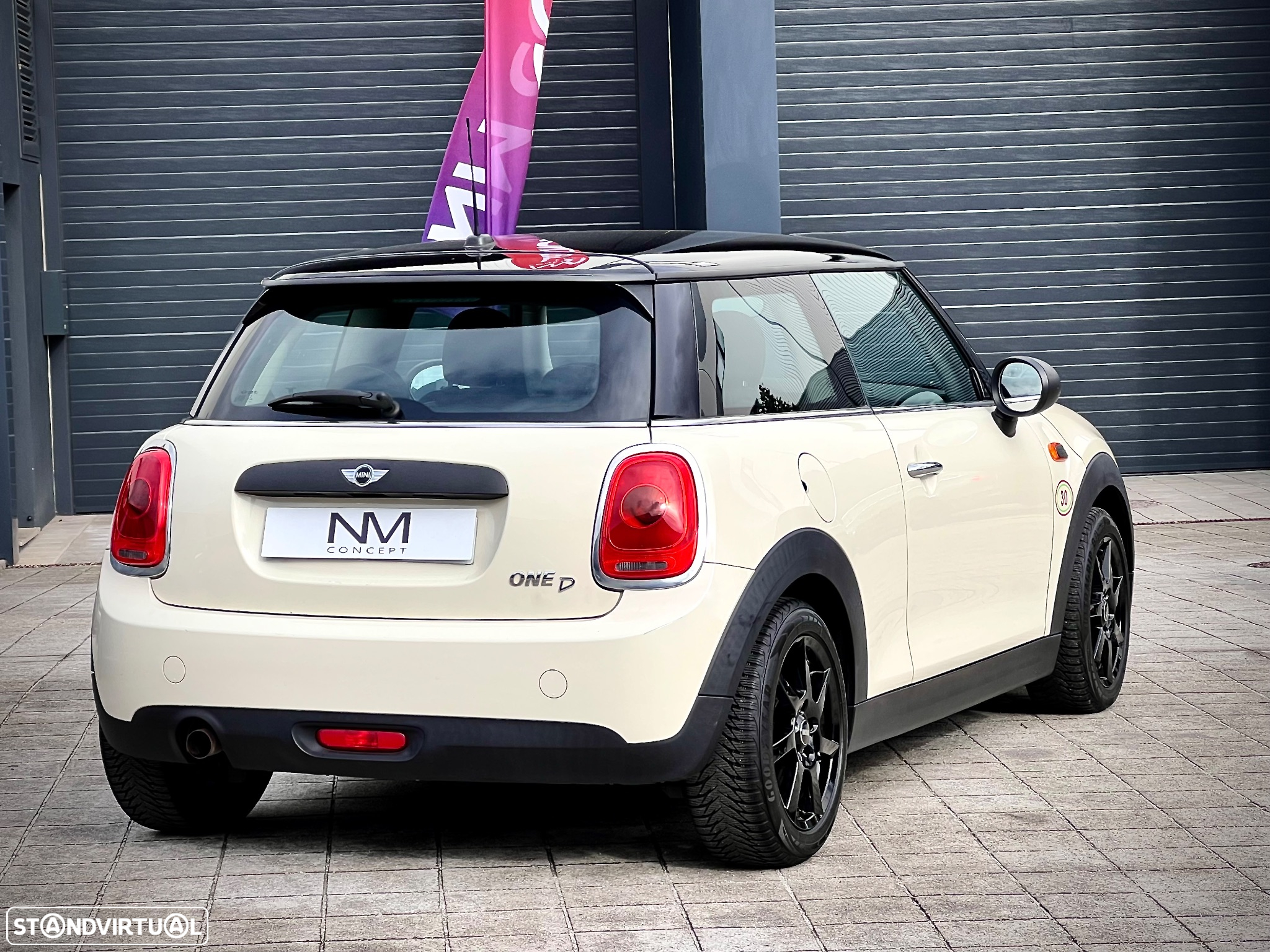MINI 3 Portas One D - 6