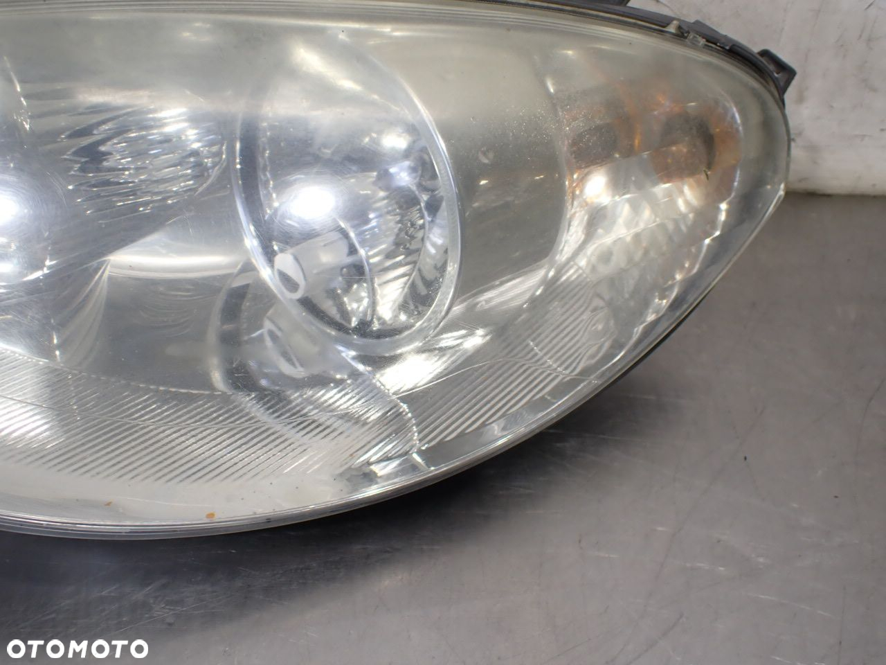 LAMPA LEWA PRZEDNIA SOCZEWKA PEUGEOT 807 2.2 89006375   1494308080 - 3