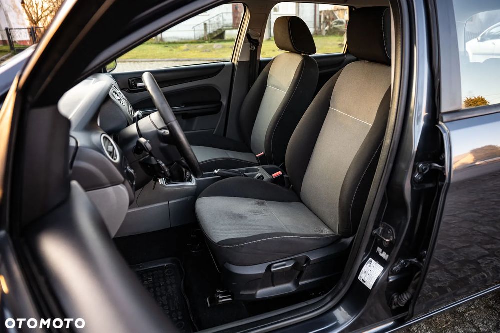 Ford Focus 1.6 Trend + - 23