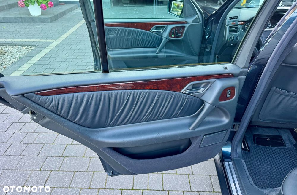 Mercedes-Benz Klasa E 320 T 4-Matic Elegance - 20