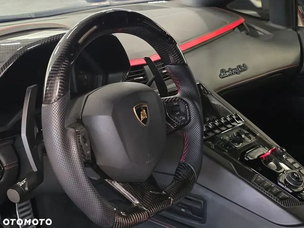 Lamborghini Aventador S - 12