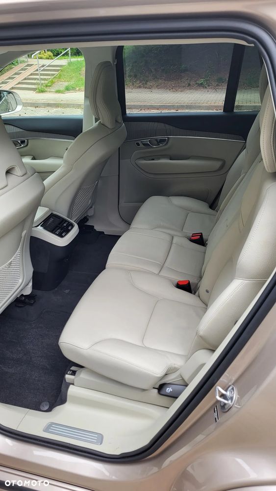Volvo XC 90 - 8