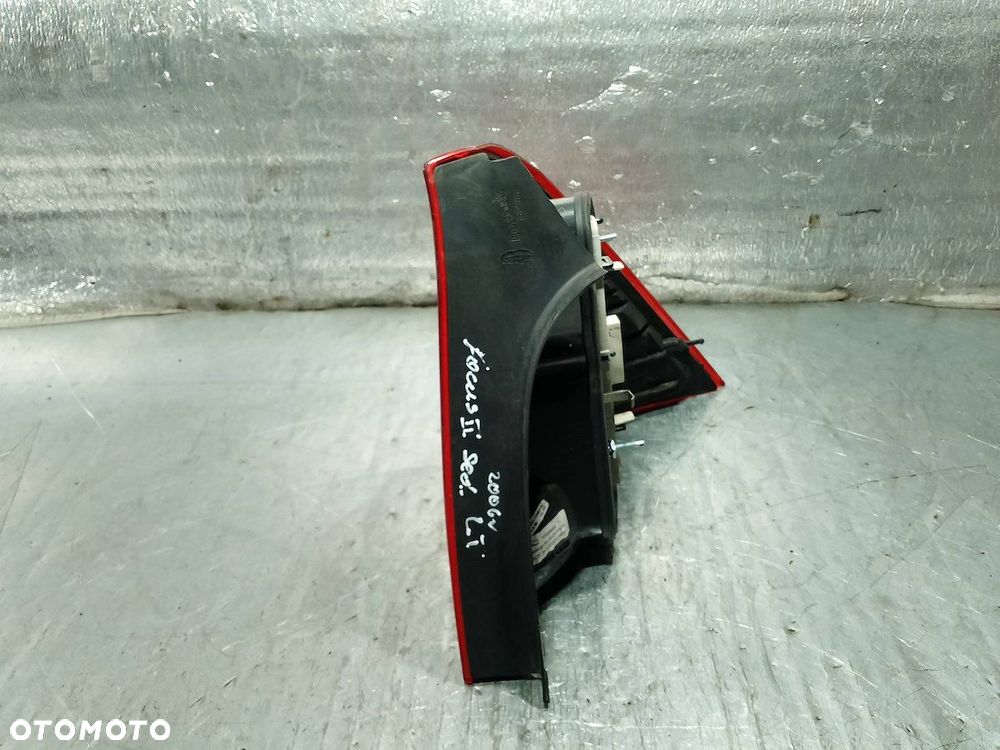 LAMPA TYLNA LEWA FORD FOCUS II 2021101023 SEDAN - 4