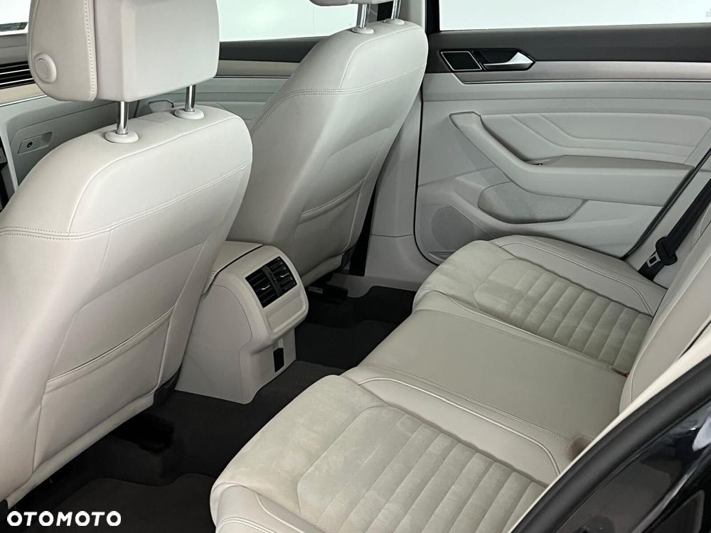 Volkswagen Passat 2.0 TDI Elegance DSG - 36