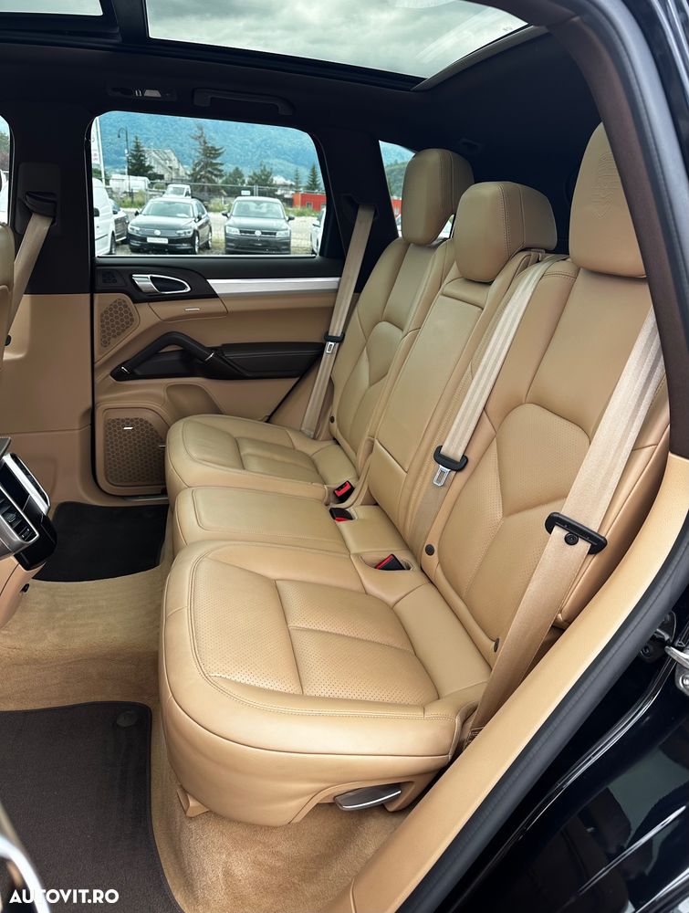 Porsche Cayenne S E-Hybrid Platinum Edition - 25