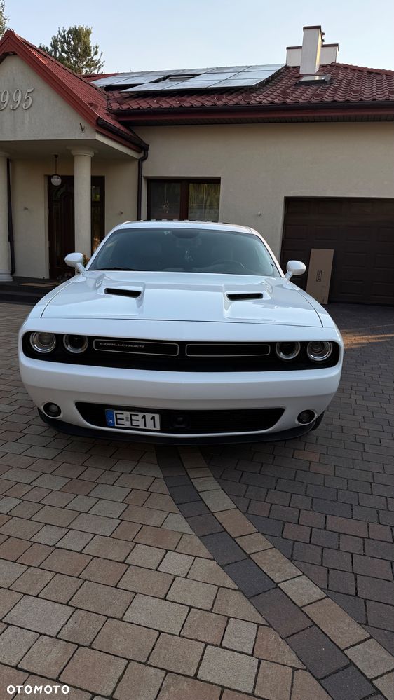 Dodge Challenger - 1