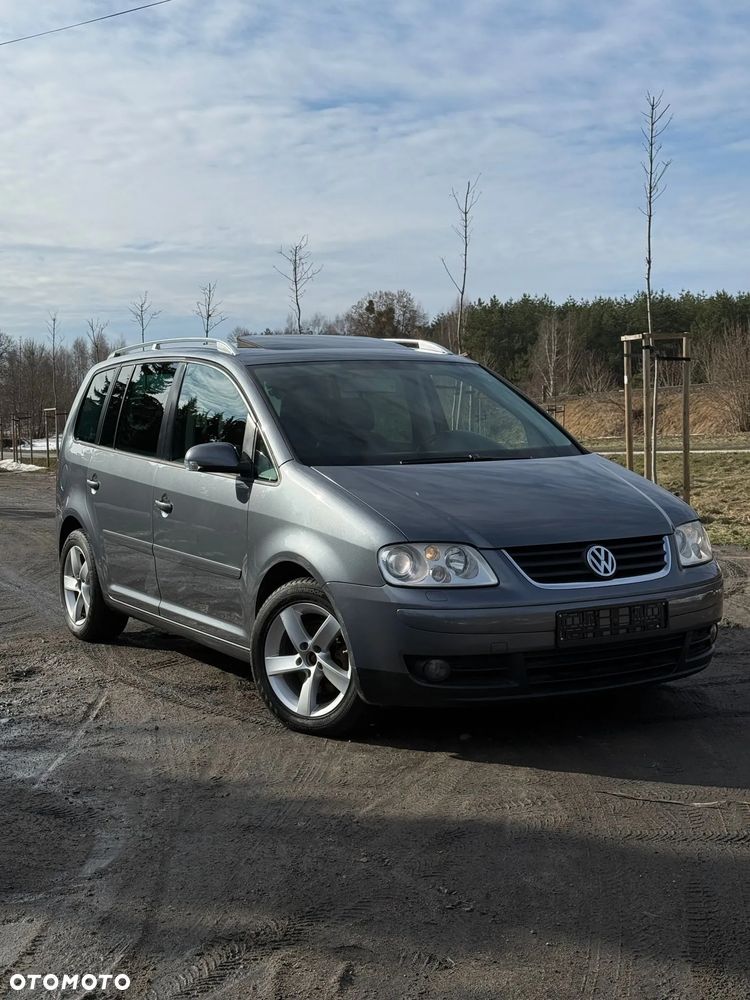 Volkswagen Touran - 1