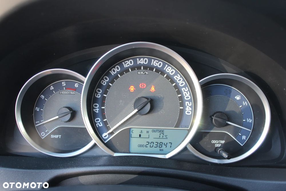 Toyota Auris 2.0 D-4D Executive - 24