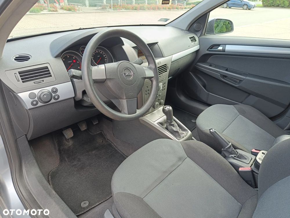 Opel Astra 1.7 CDTI Essentia - 10