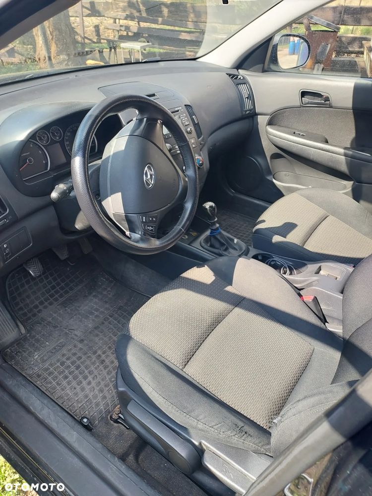 Hyundai i30 1.6 CRDi Base + - 4